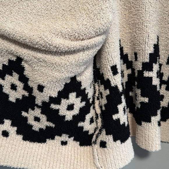Cozy Black and Cream Women's cardigan - Picture 2 of 8